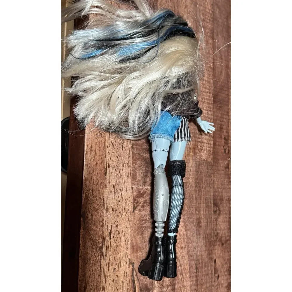 Monster High G3 Core Refresh Frankie Stein Fashion Doll Dressed Original Outfit